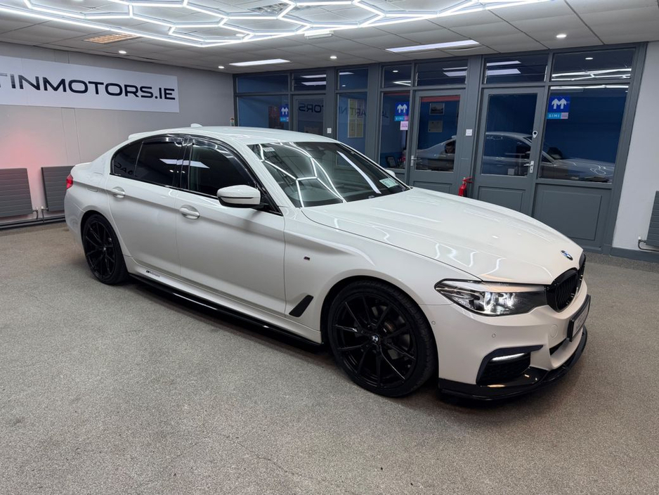 2019 BMW 5 Series - image 10