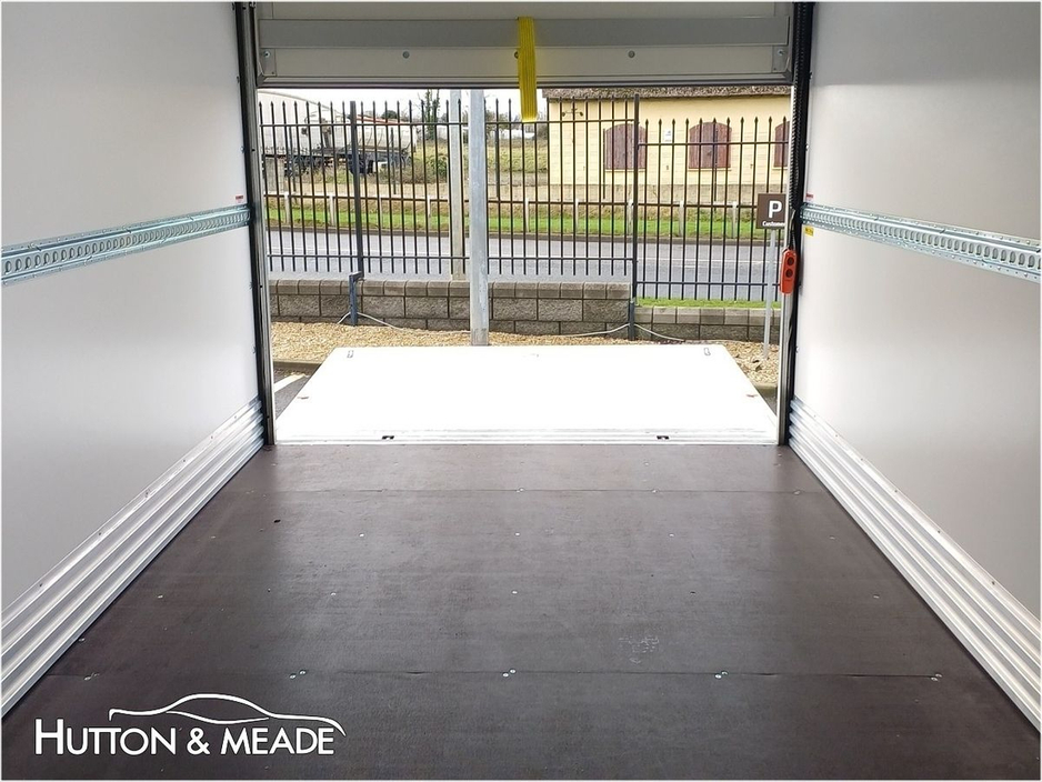 2026 Maxus Deliver 9 Luton Body with Tail Lift