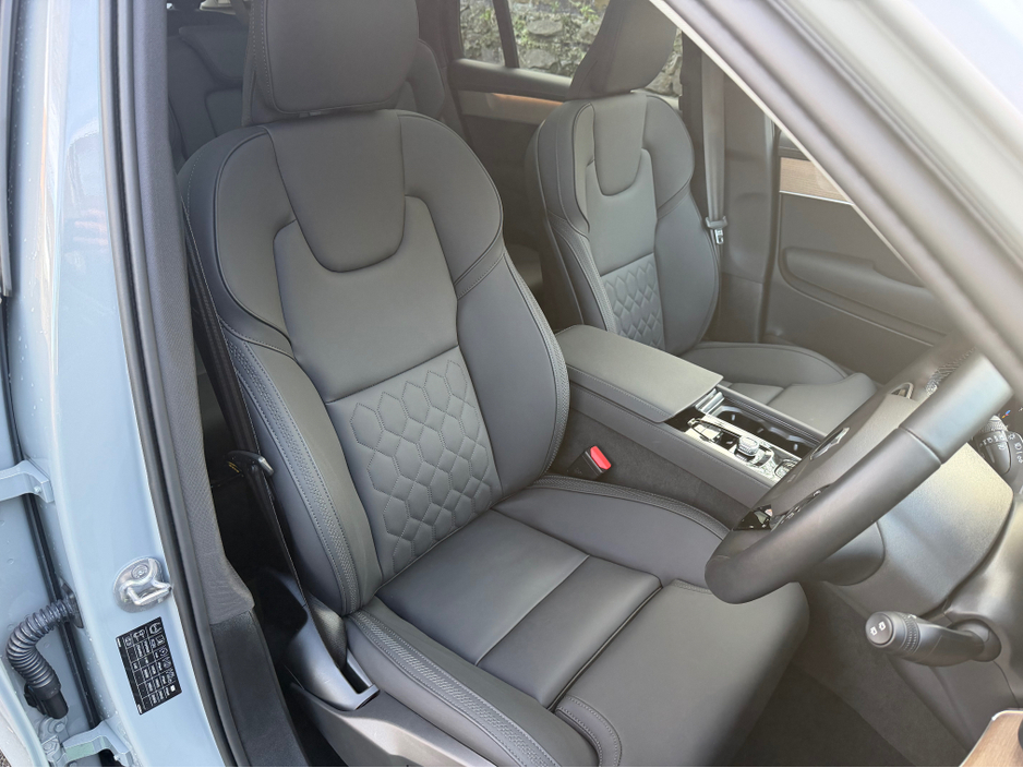 2025 Volvo XC90 NEW MODEL//PLUS DARK T8 RECHARGE//GREAT SPECIFICATION//PANORAMIC ROOF//SIMI AND AA DEALER €79,900