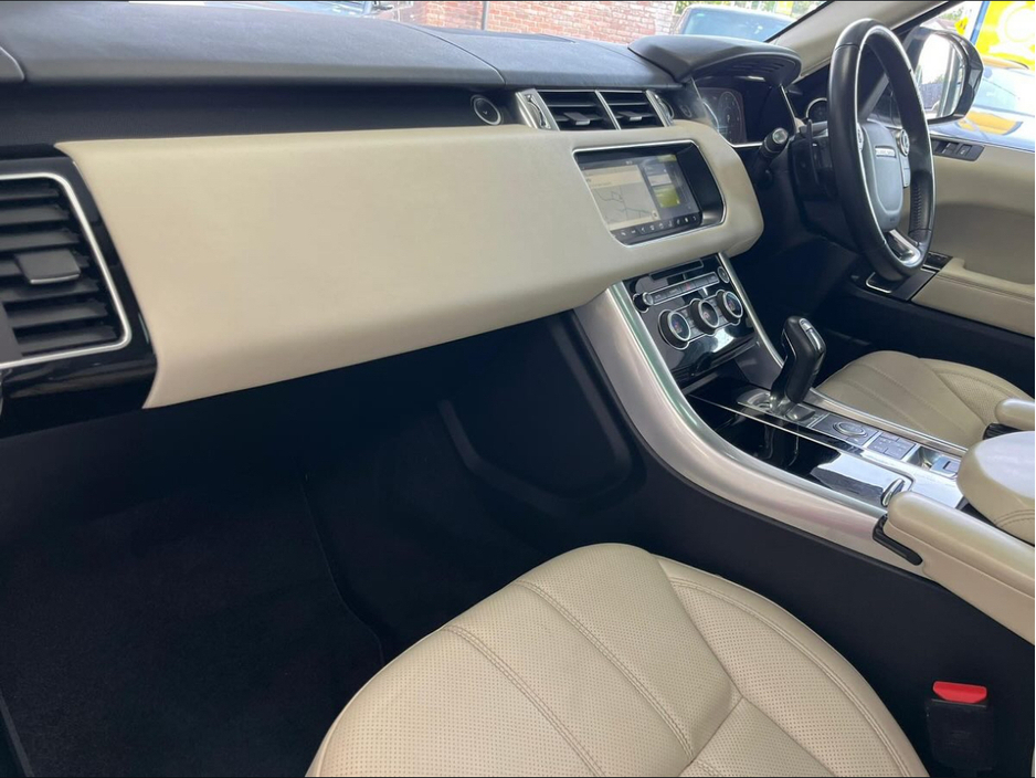2017 Land Rover Range Rover Sport 2.0 D4 HSE DYNAMIC 240PS €39,900