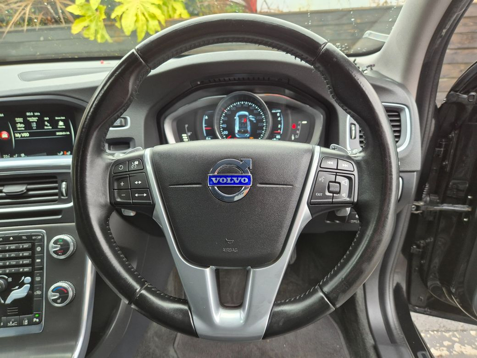 2015 Volvo V60 1.6 PETROL AUTO / LUX SPEC / LOW MILEAGE / TAX €400 (152 REG ) €12,950