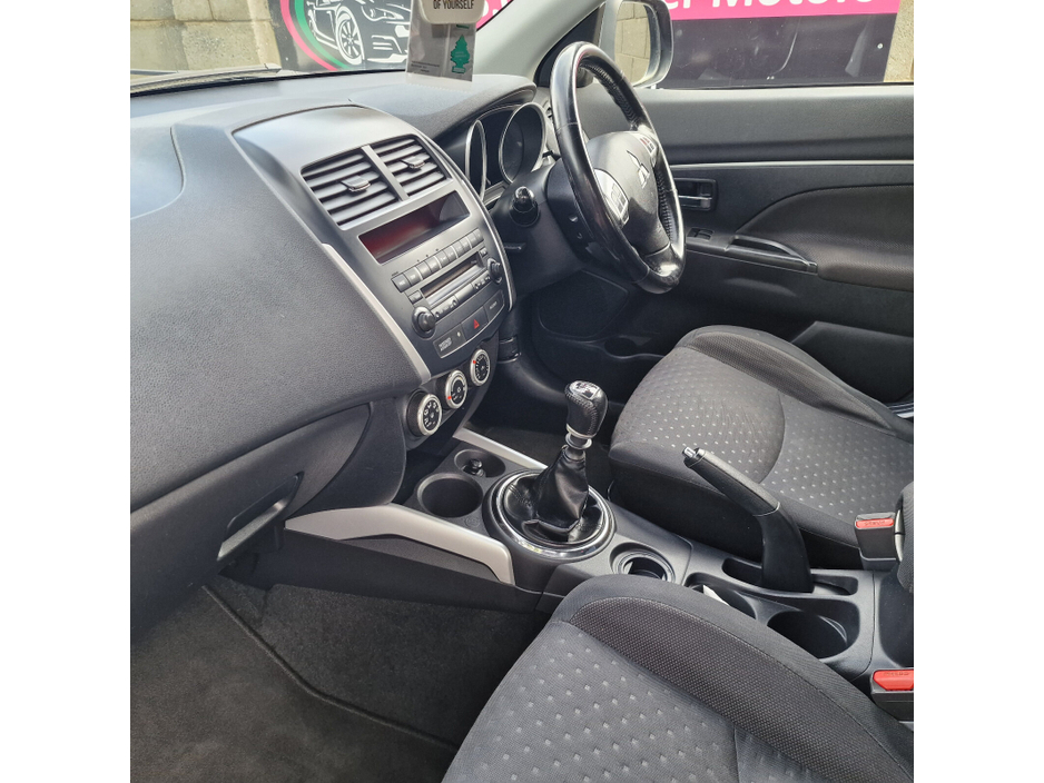 2010 Mitsubishi ASX - image 9