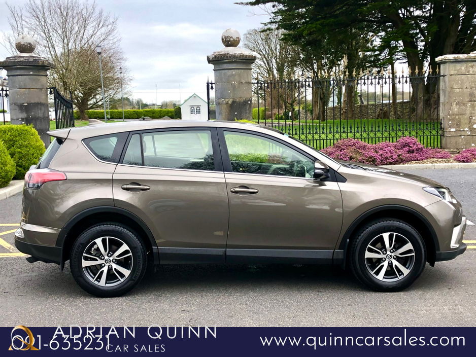 2016 Toyota Rav4 - image 2