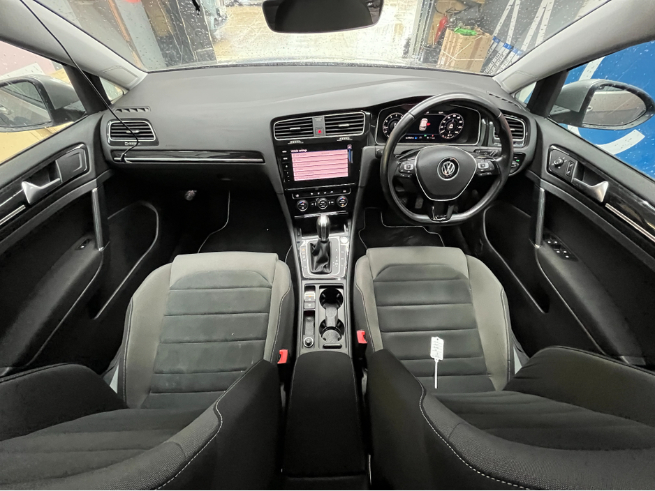 2019 Volkswagen Golf - image 13