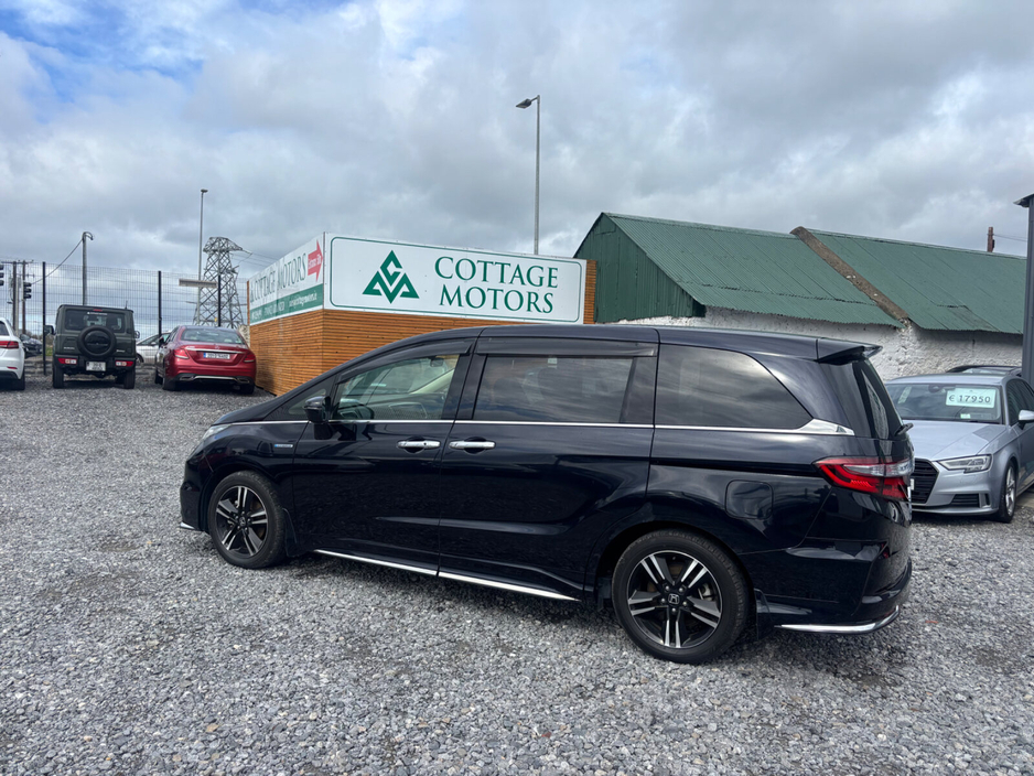 2016 Honda Odyssey - image 5