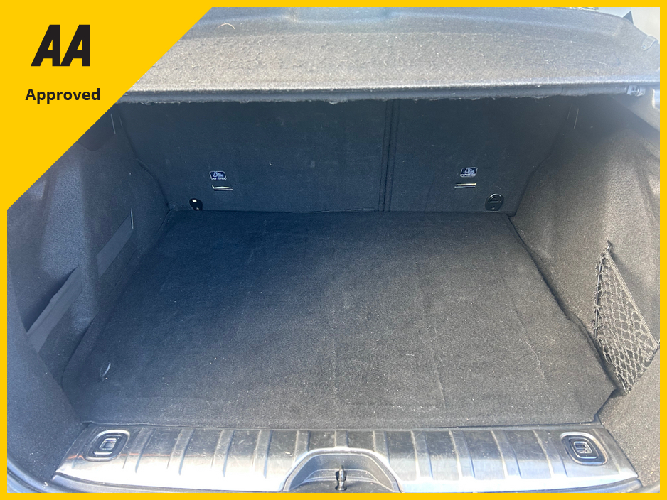 2019 Peugeot 2008 2019 PEUGEOT 2008 1.2 PETROL AUTO PAN ROOF €13,950