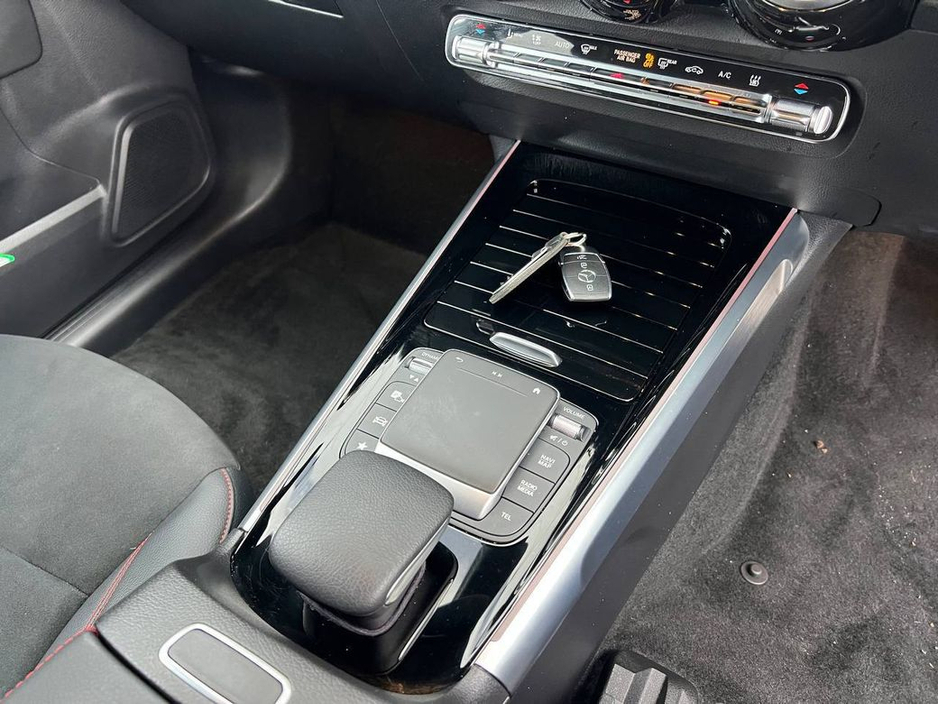 2024 Mercedes-Benz EQB 4MATIC AMG-LINE PREMIUM 7-SEATER // LOW MILEAGE // APPLE CARPLAY/ANDROID AUTO // DIGITAL CLUSTER €38,900