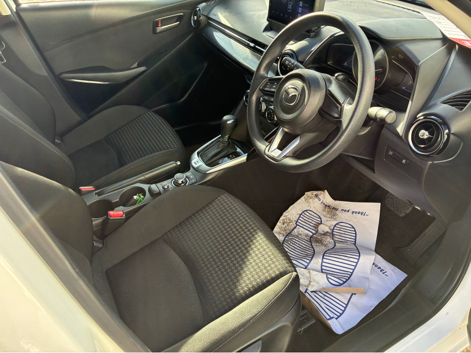 2017 Mazda Demio - image 10