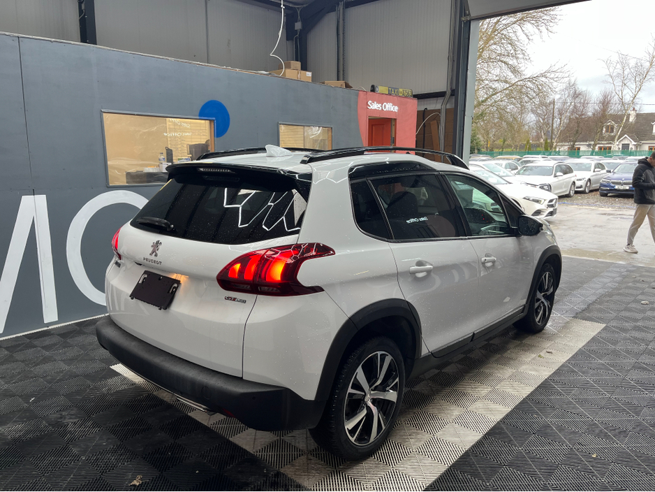 2019 Peugeot 2008 - image 2