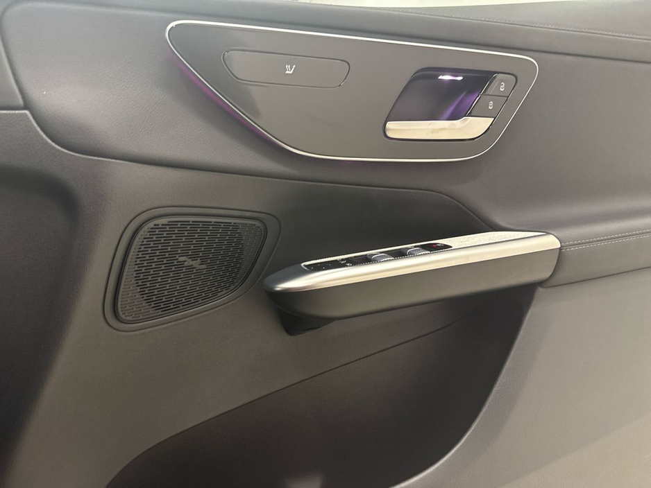 2023 Mercedes-Benz GLC Class - image 19