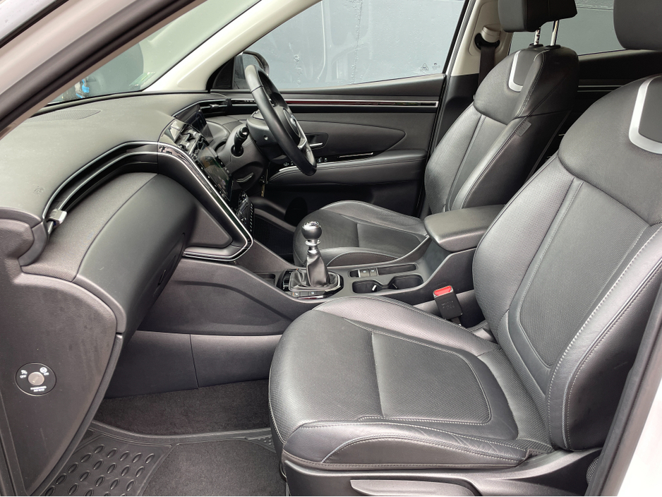 2022 Hyundai Tucson - image 8