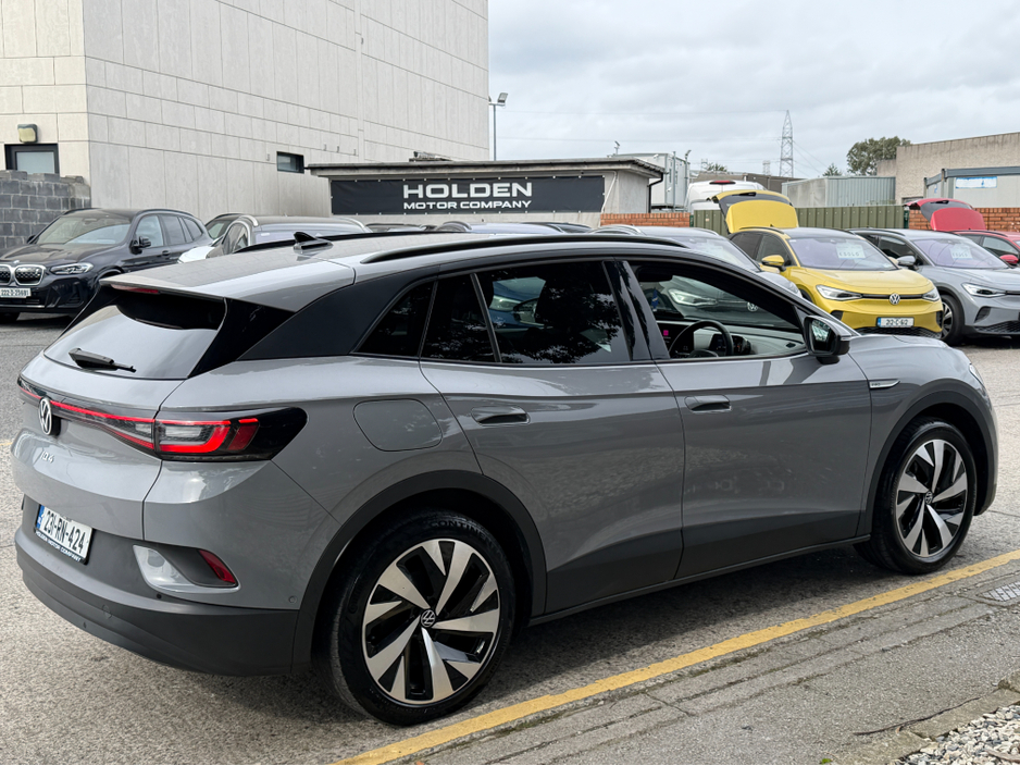 2023 Volkswagen ID.4 - image 8