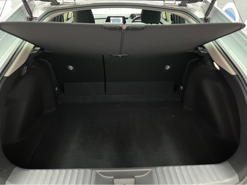 2025 Toyota Prius - image 7