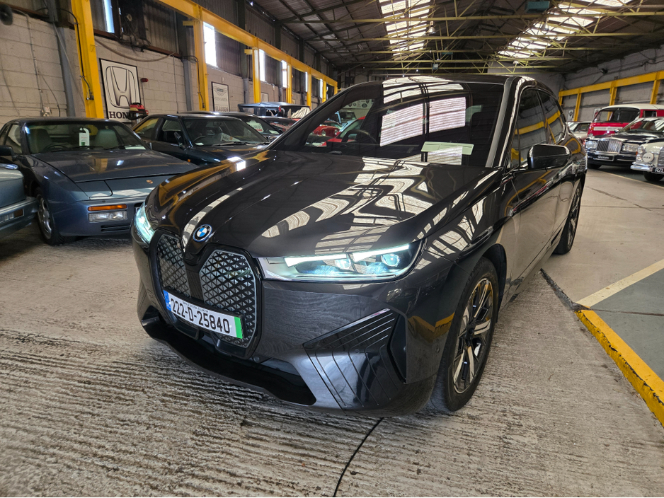 2022 BMW iX - image 19