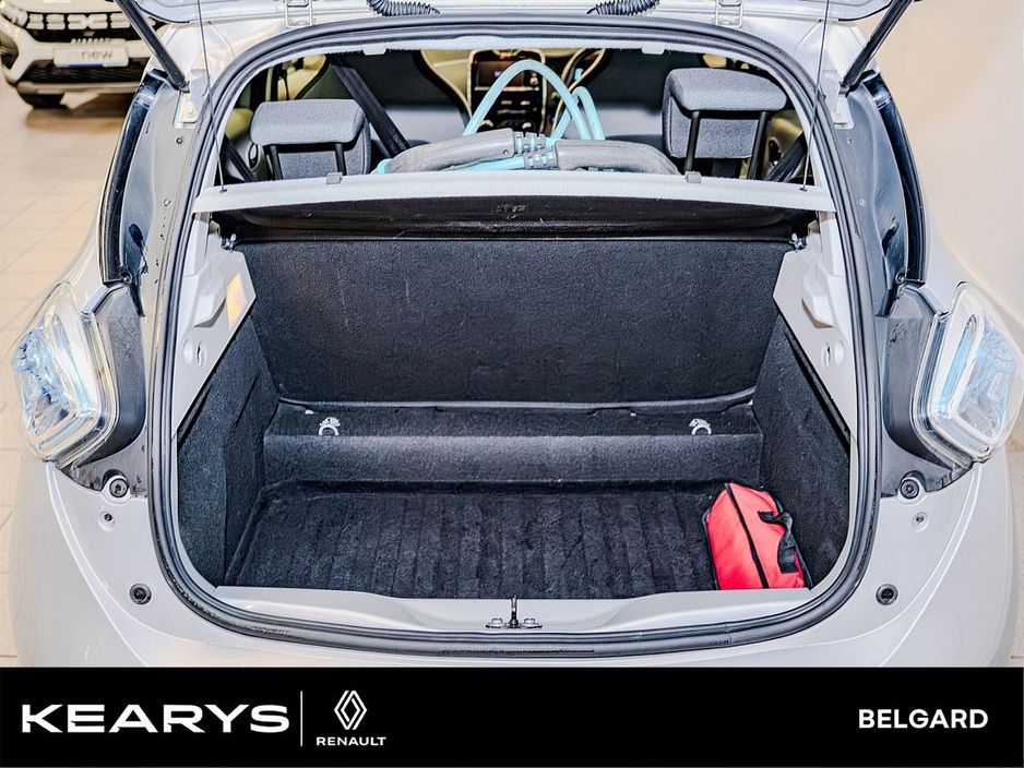 2016 Renault Zoe - image 9
