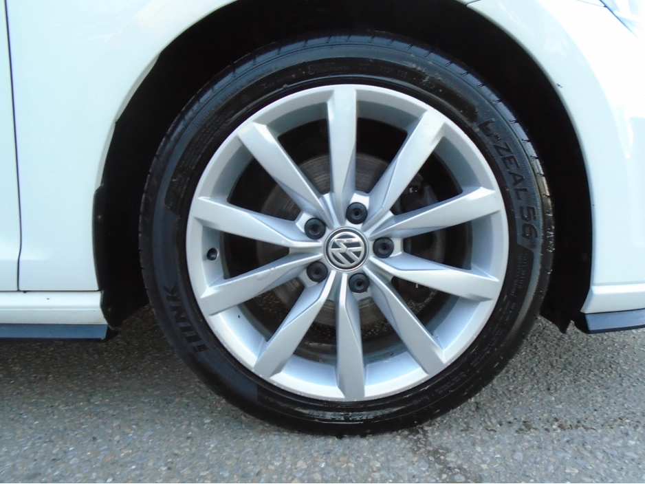 2018 Volkswagen Golf - image 20