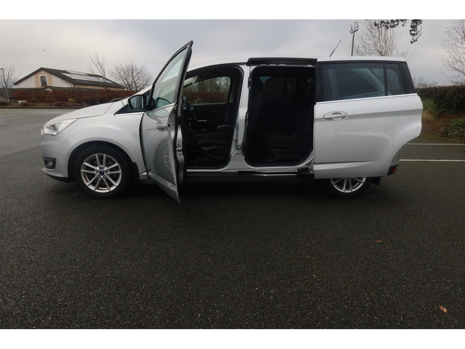 2015 Ford Grand C-Max 1.5 TDCI ZETEC 120 120PS 5DR €7,500