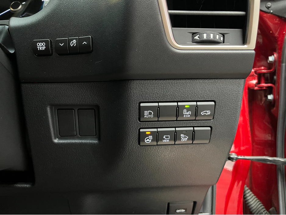 2018 Lexus NX 300 h - image 15