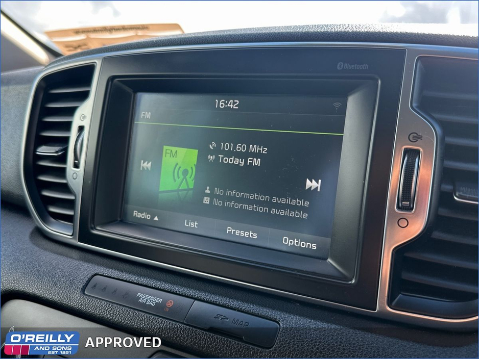 2016 Kia Sportage - image 12