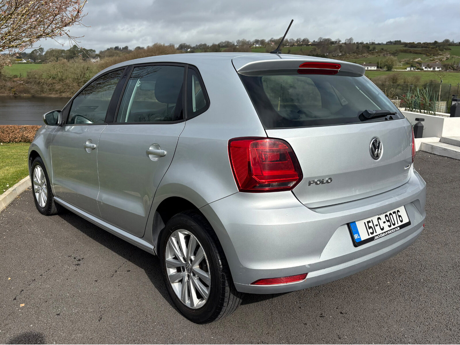 2015 Volkswagen Polo - image 13