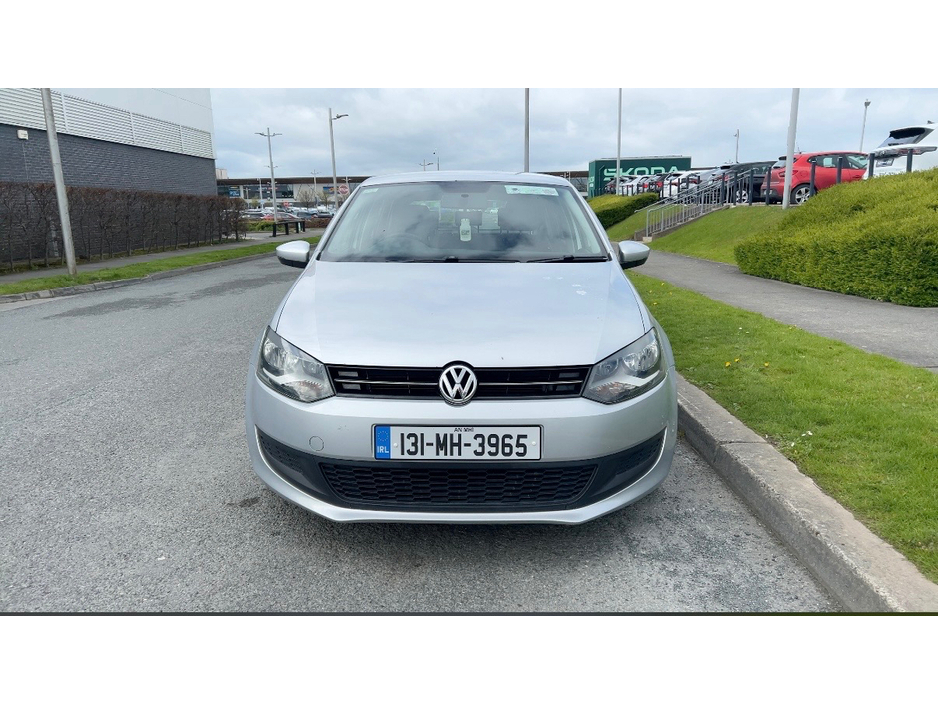 2013 Volkswagen Polo - image 2