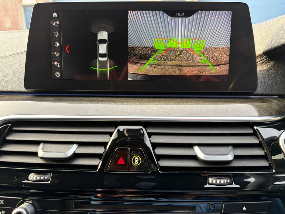 2018 BMW 5 Series - image 17