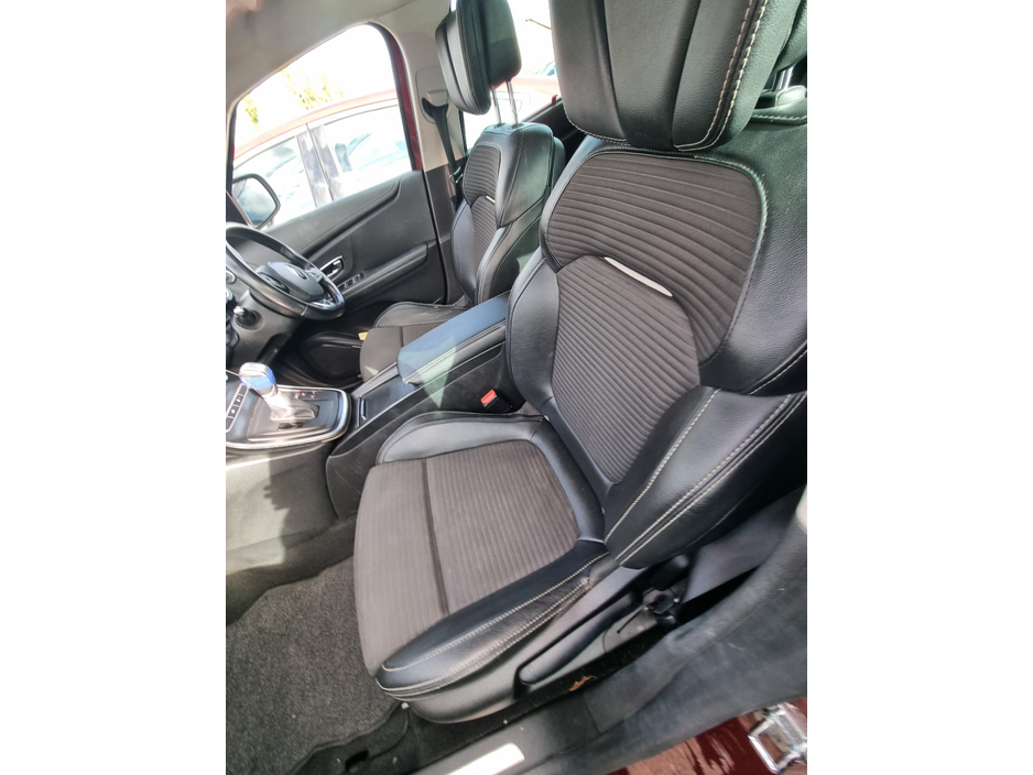 2017 Renault Grand Scenic - image 19