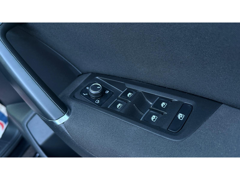 2016 Volkswagen Touran - image 16