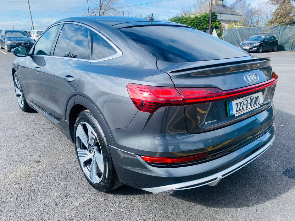 2022 Audi e-tron - image 8