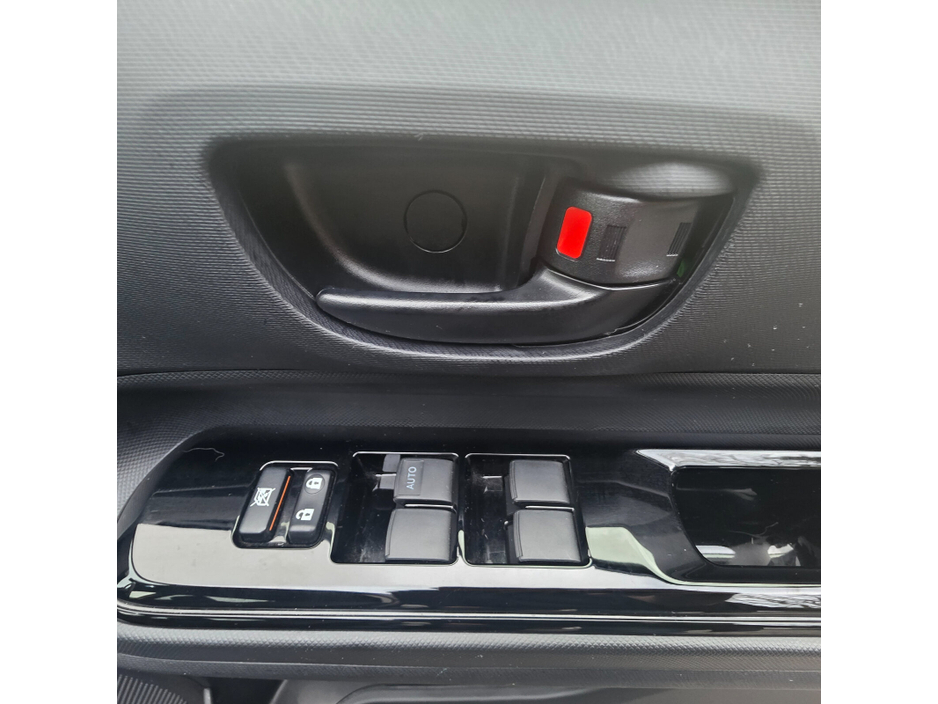 2016 Toyota Aqua 1.8 Hybrid €11,450