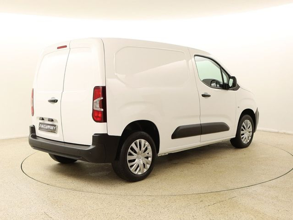 2022 Peugeot Partner - image 7