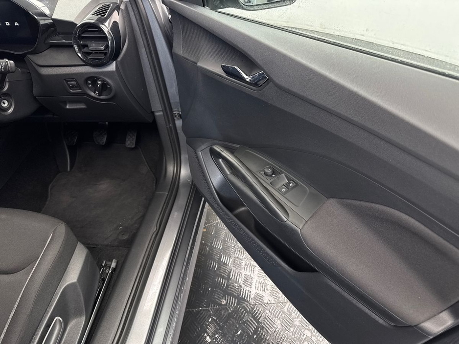 2025 Skoda Fabia - image 11