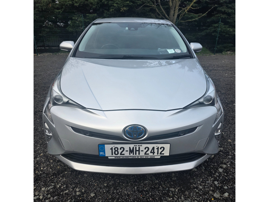 2018 Toyota Prius - image 2