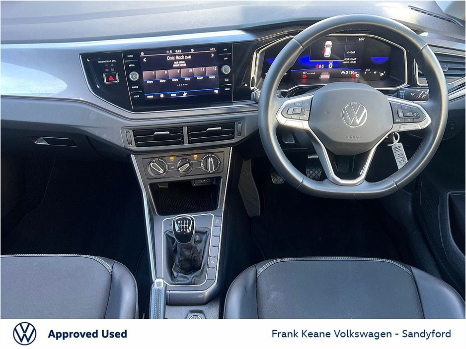 2024 Volkswagen Taigo - image 2