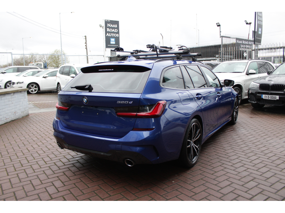 2021 BMW 3 Series - image 4