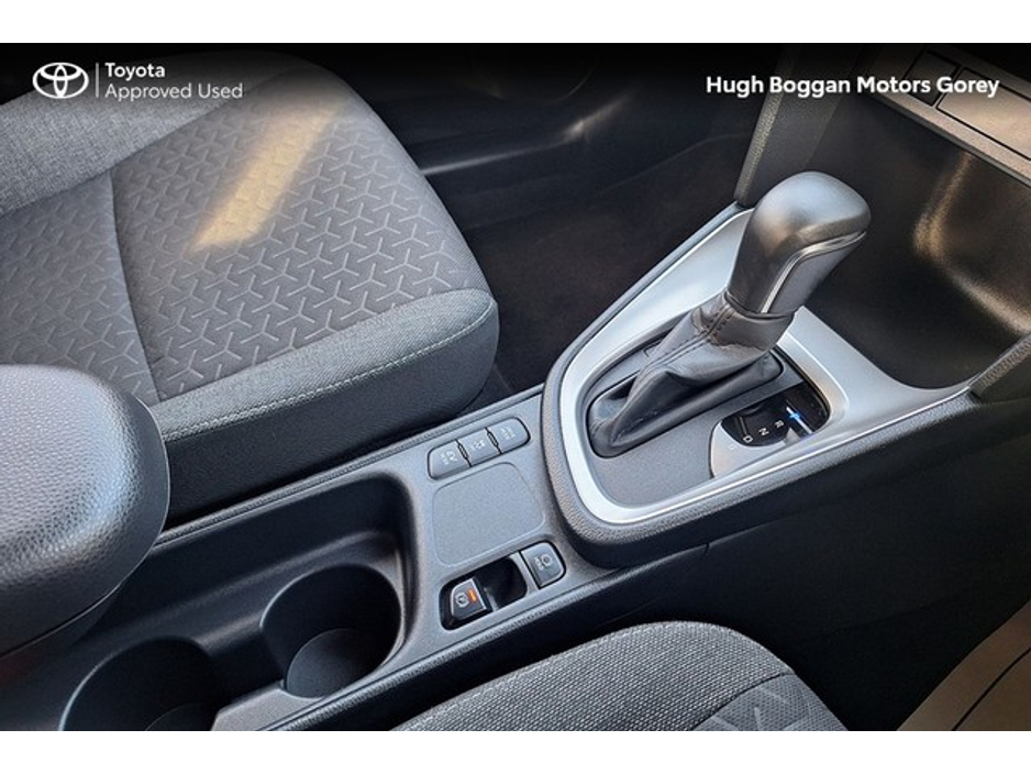 2023 Toyota Yaris Cross - image 13