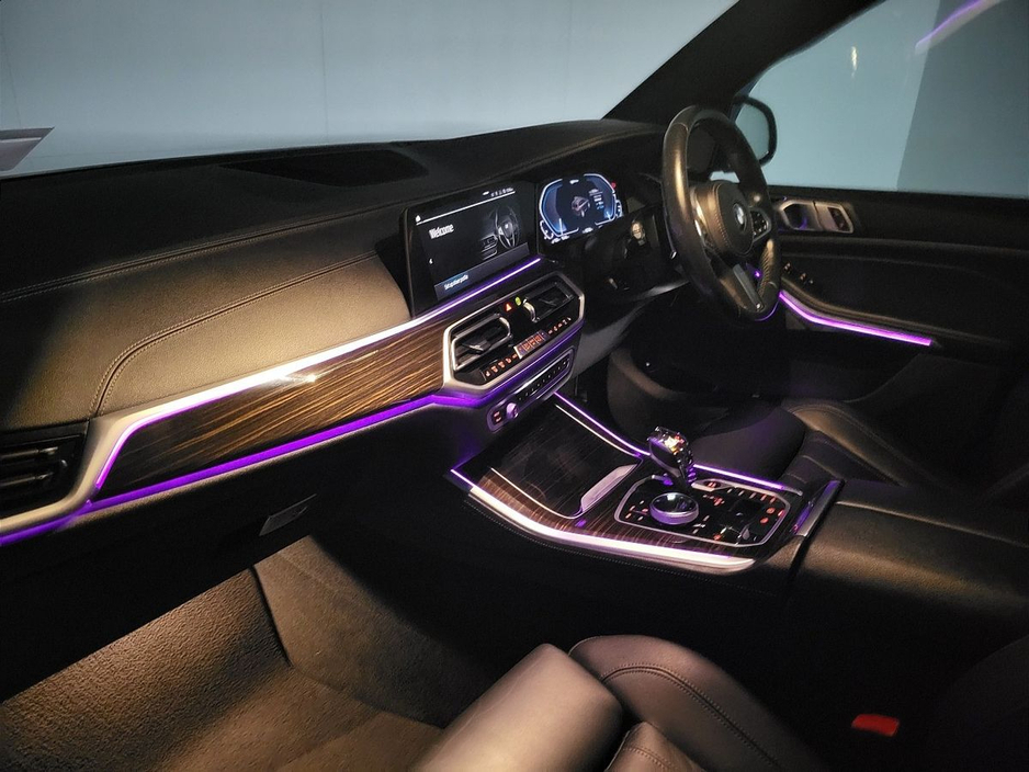 2021 BMW X5 - image 25