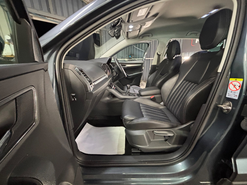 2020 Skoda Karoq - image 20