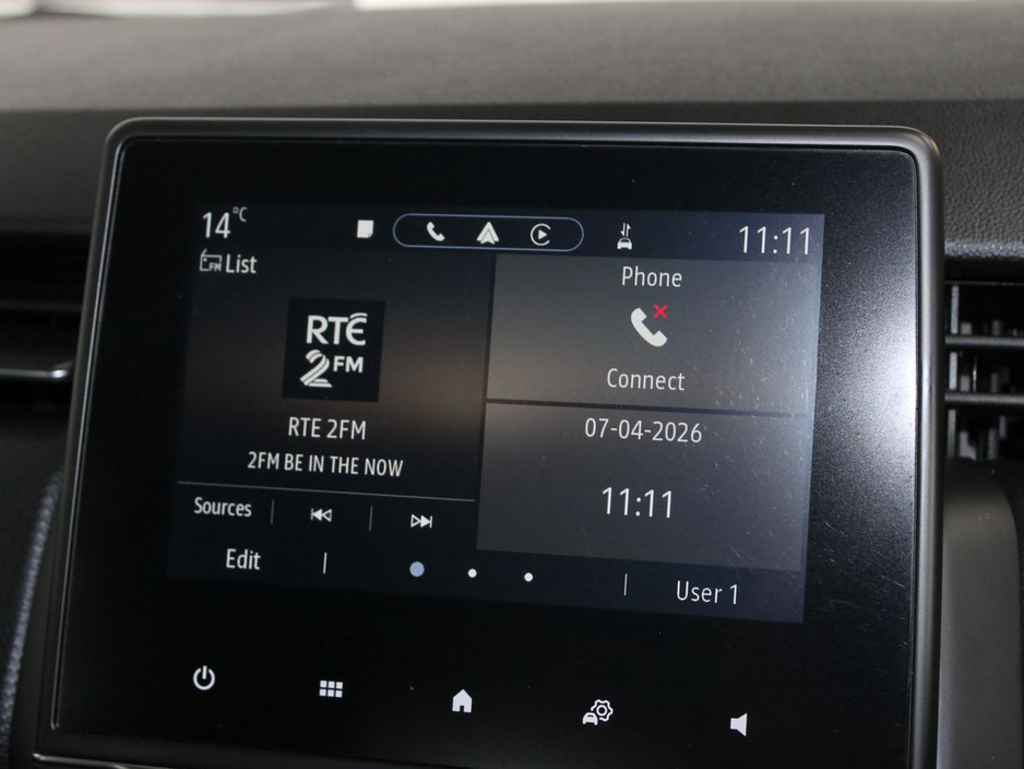 2022 Renault Clio - image 16