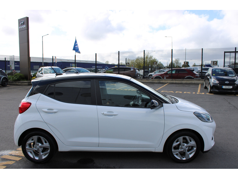 2022 Hyundai i10 - image 6