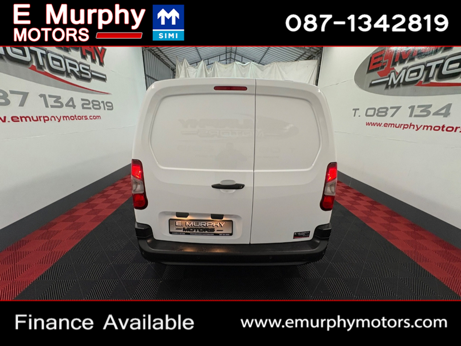 2021 Peugeot Partner - image 5