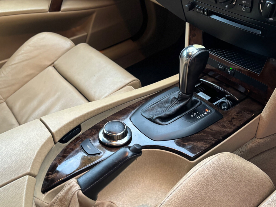 2007 BMW 5 Series - image 7