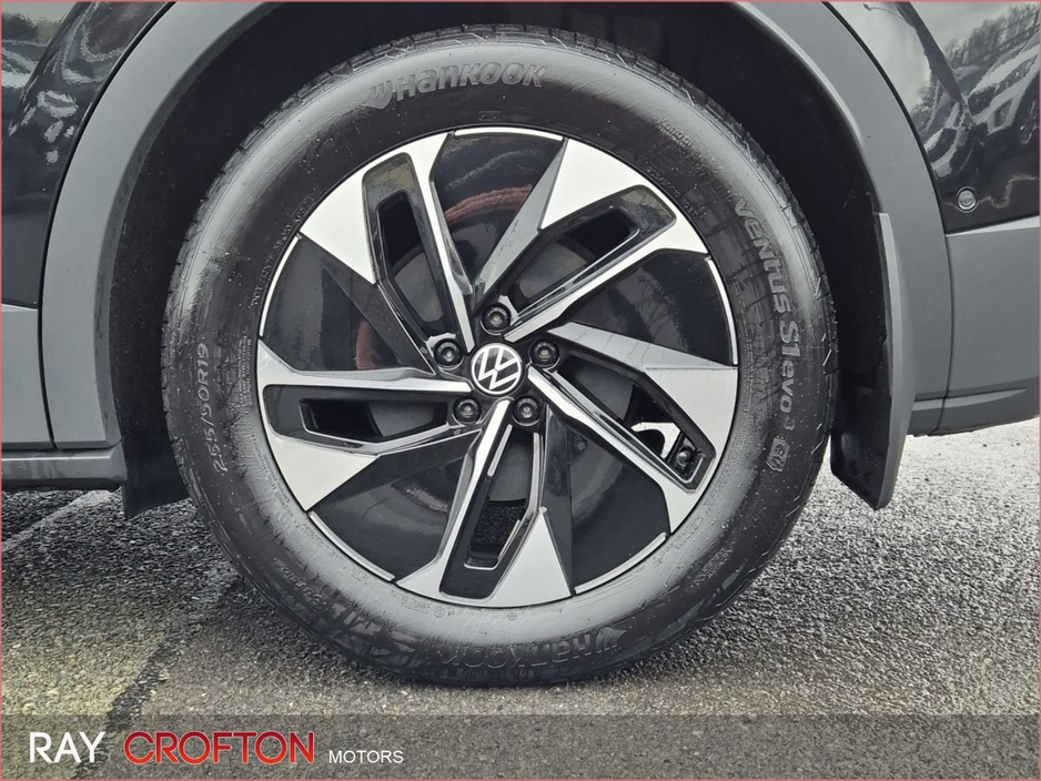 2024 Volkswagen ID.4 PRO PLUS 77kWh 286HP €32,950