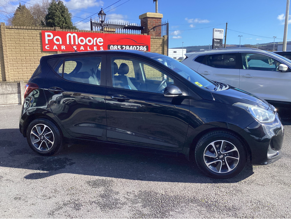 2017 Hyundai i10 - image 3