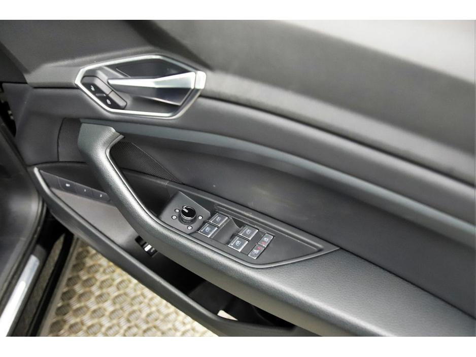 2020 Audi e-tron - image 24