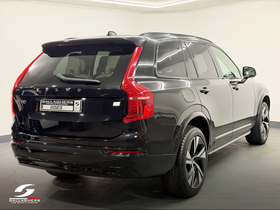 2023 Volvo XC90 - image 6