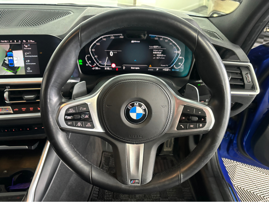 2020 BMW 3 Series - image 10