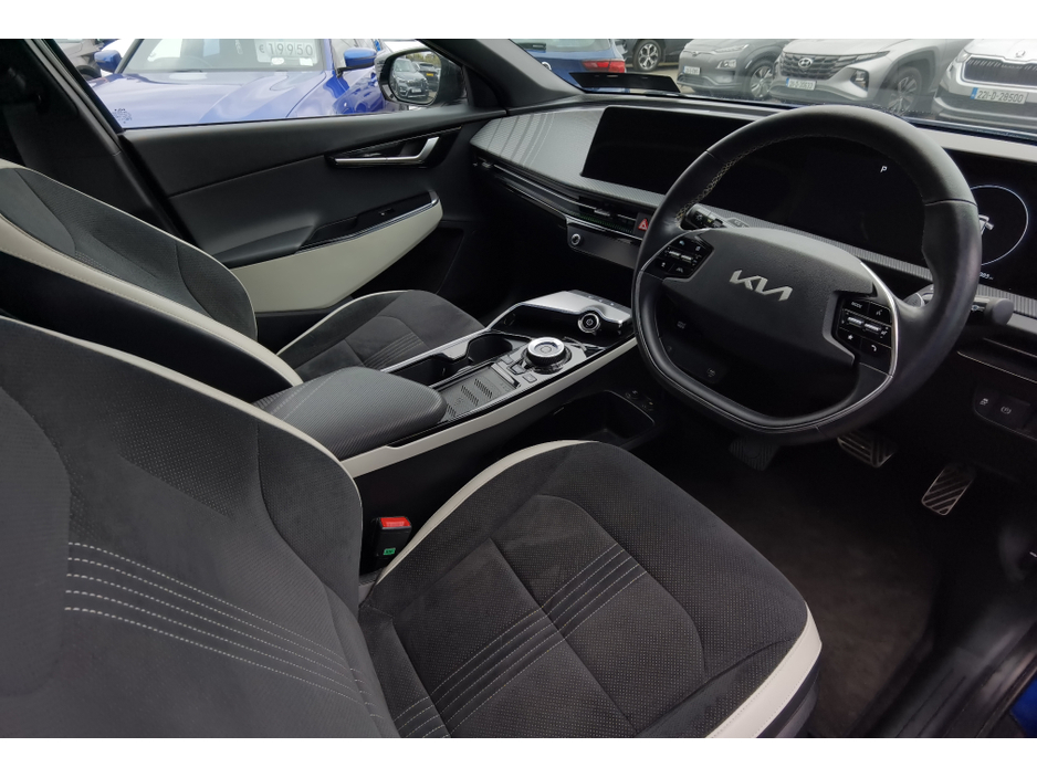 2022 Kia EV6 - image 8