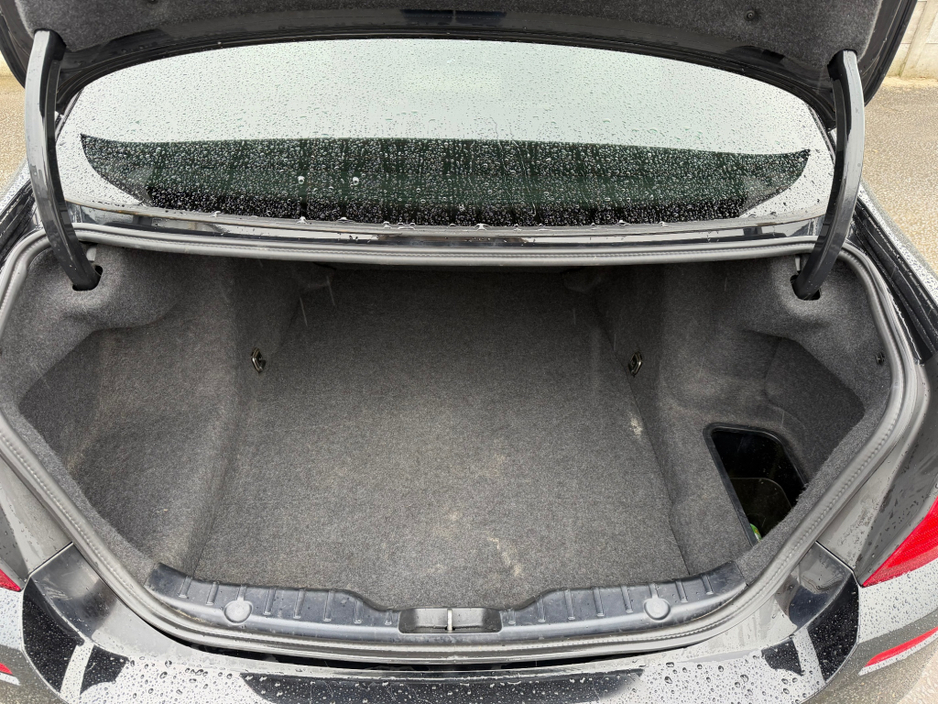 2015 BMW 5 Series - image 18