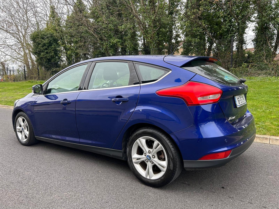 2016 Ford Focus - image 8